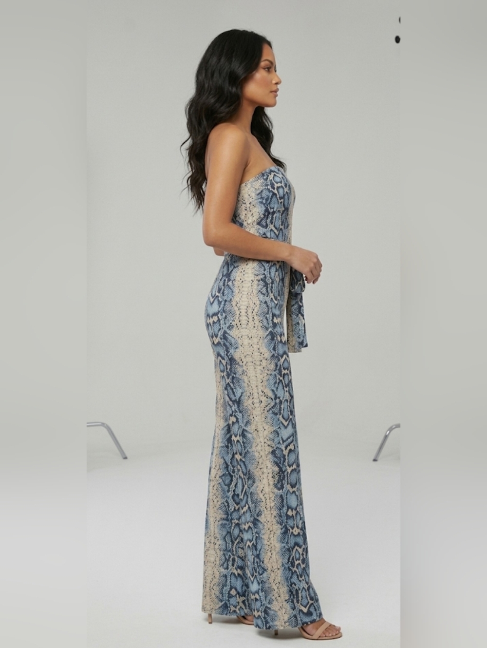Boutique Strapless Blue Snakeskin Front-Tie Wide Leg Jumpsuit Size M. - Picture 13 of 15